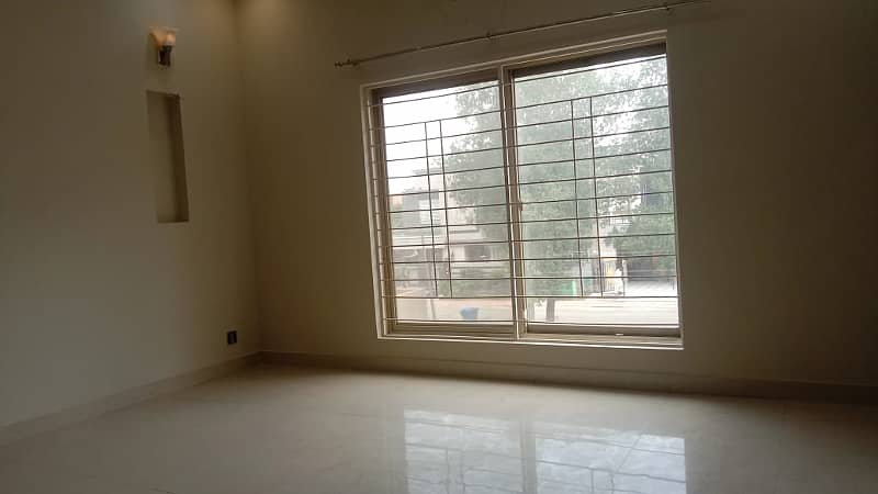 10 Marla Upper Portion For Rent in Bahria Town Lahore 13