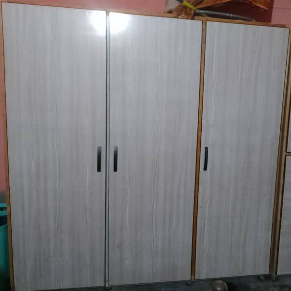 wardrobe for sale 0