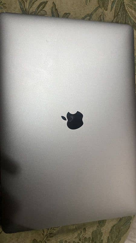 Macbook pro 2017 1