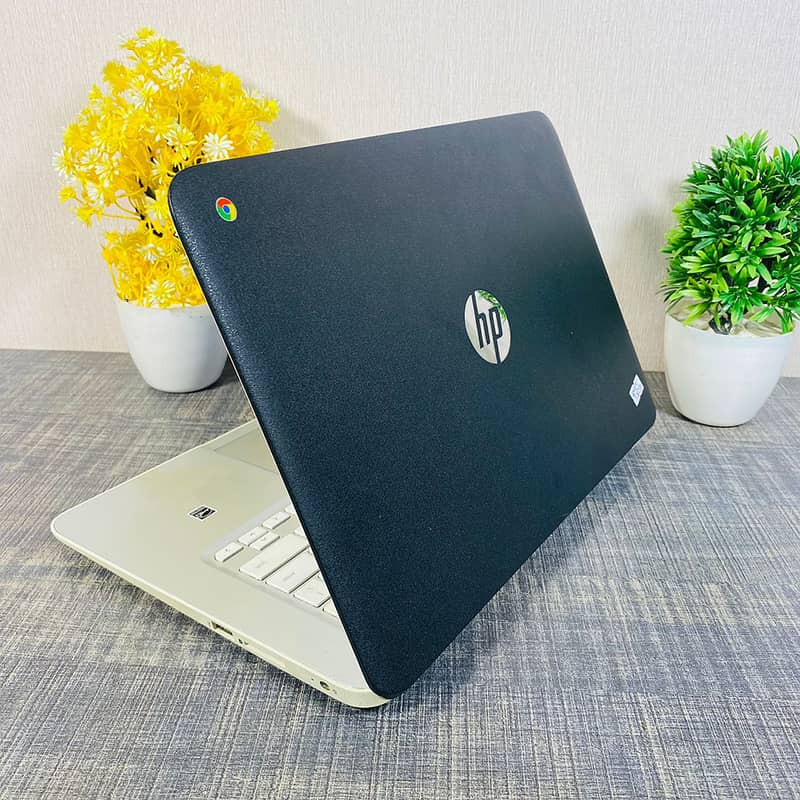 HP Chromebook 14 SMB 4GB Ram  256GB SSD Windows 10  Exp SSD 14 inch 1