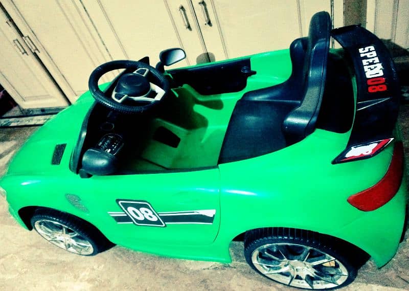 kids BMW car 10/10 condition like new with remotecontrol or swing mode 3