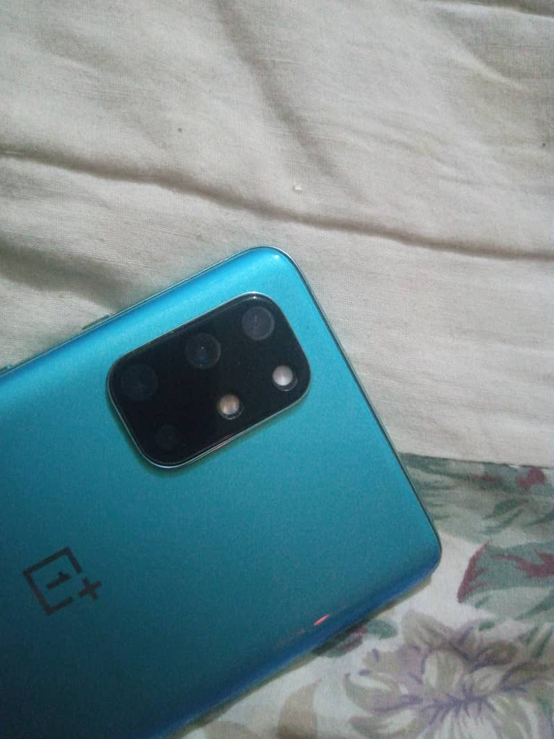 one plus 8t 12/256 with charger and back cover 1