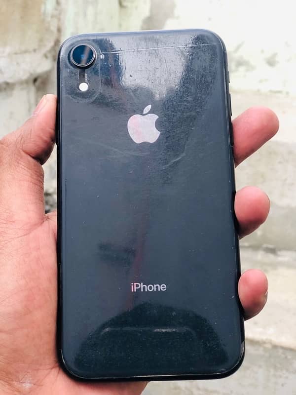 iphone xr 64gb condition 10/10 1