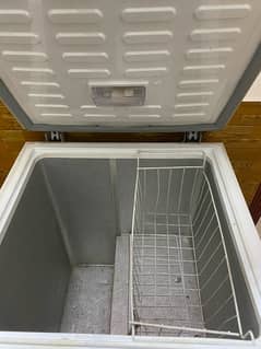 Dawlance deep freezer df200p