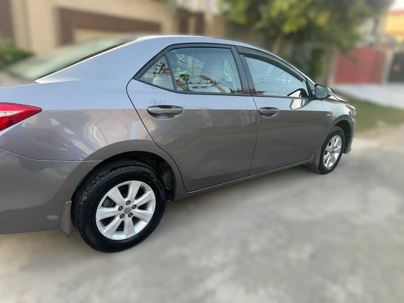 Toyota Corolla GLI 2015 Automatic 3