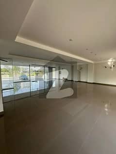 5 MARLA COMMERCIAL HALL AVAILABLE FOR RENT