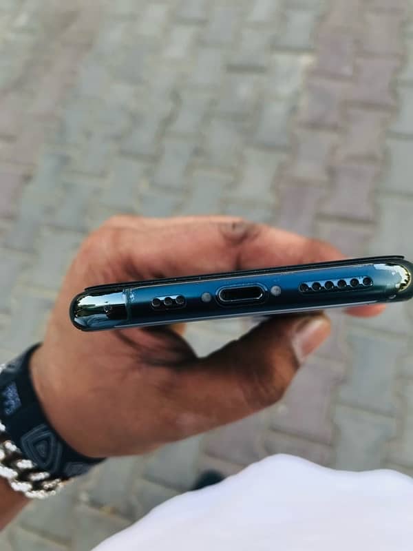 iphone 11 pro non PTA 2 month sim use time 4