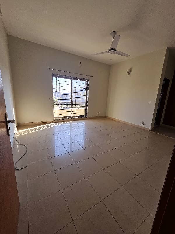 14 Marlas Tile Flooring Separate Gate All Facilities G-13/3 2