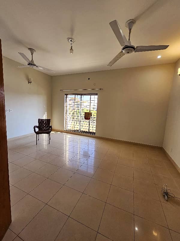 14 Marlas Tile Flooring Separate Gate All Facilities G-13/3 6