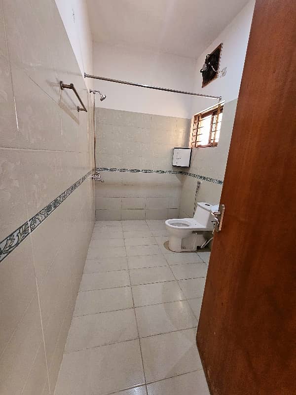 14 Marlas Tile Flooring Separate Gate All Facilities G-13/3 13