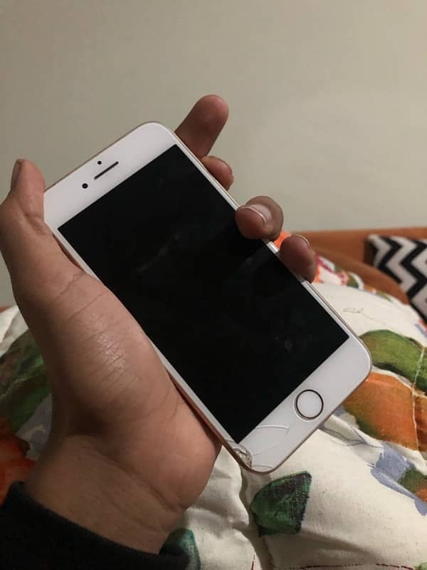 iPhone 8 Gold 1