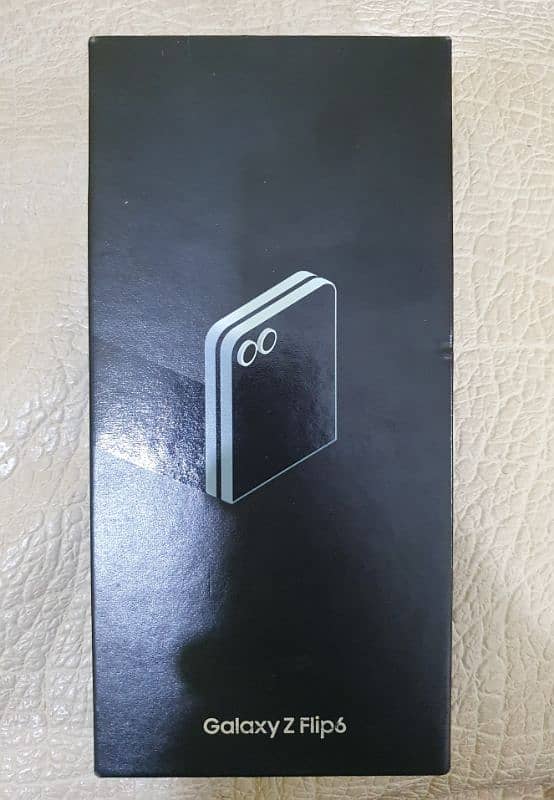 SAMSUNG Z FLIP 6 BRAND NEW 2