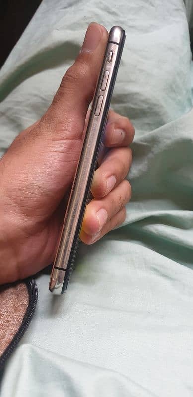 iPhone x 64gb non PTA 11