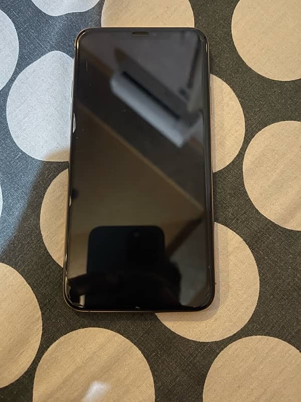 iphone 11 pro max golden colour 0