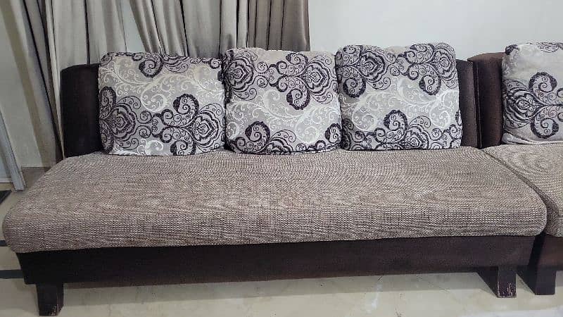 5 seater sofa set with table 0