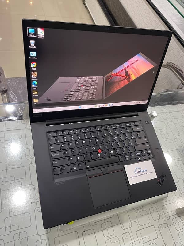 Lenovo Thinkpad P1 (Gen 3) corei7-10850H with 4gb nvidia grahics 3