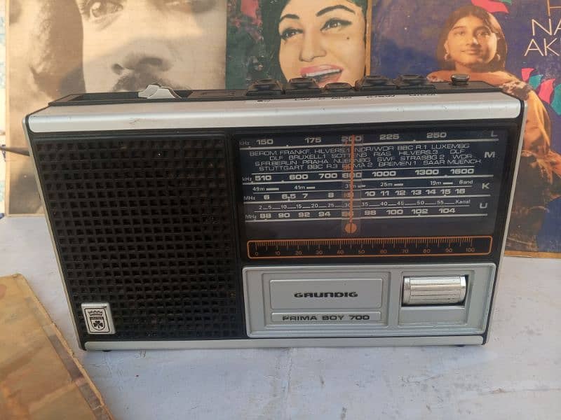 Radio Grundig 4 band 0