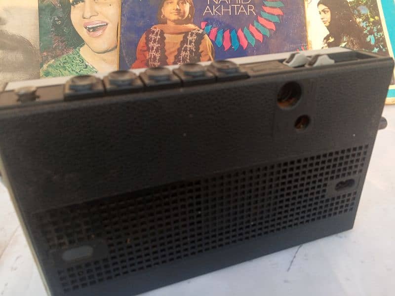 Radio Grundig 4 band 9