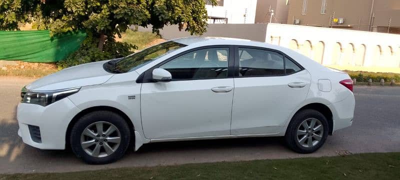 Toyota Corolla Altis 2017 1