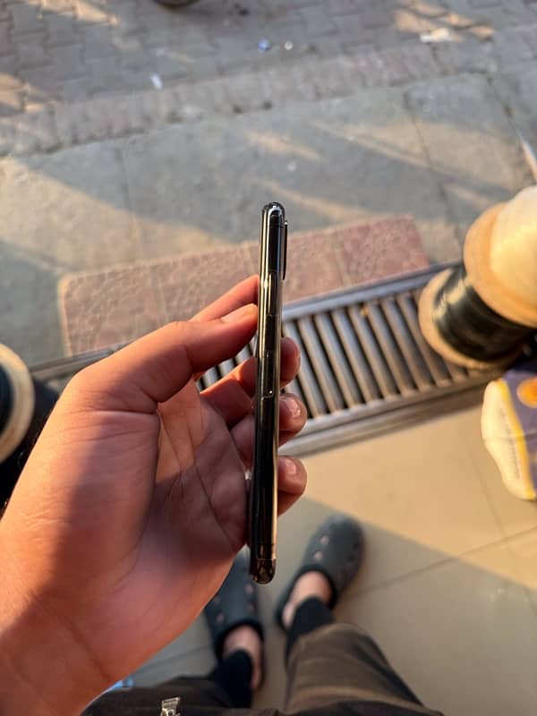 IPhone XS Pta Approved Black 64gb 4