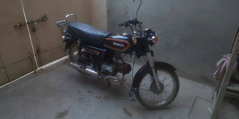 urgent sale   Honda cd70 1983 model 3