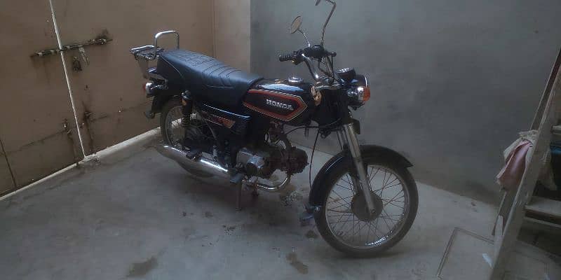 urgent sale   Honda cd70 1983 model 4