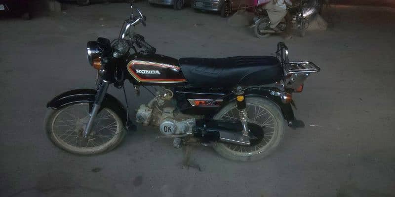 urgent sale   Honda cd70 1983 model 8