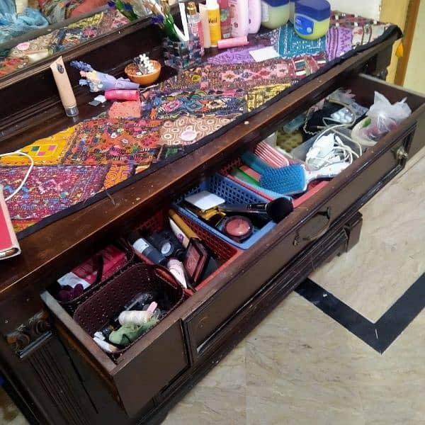 dressing table with drawers 6