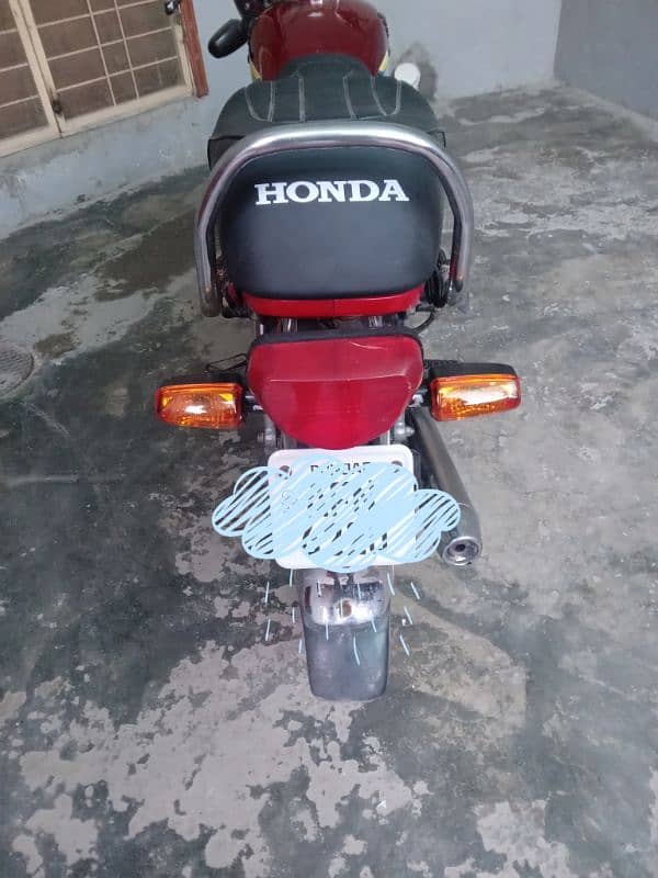 Honda CD70 2021 3