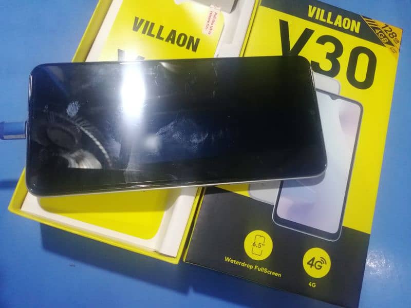 VILLAON V30 4GB 128 MEMORY WITH BOX CHARGER 12 month warranty card 11