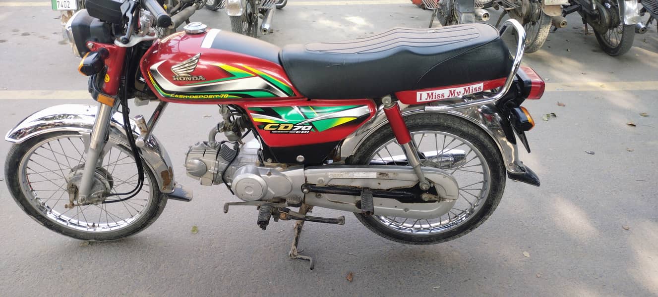 Honda CD 70 2022 4