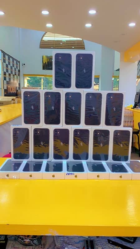 iphone 11 64gb jv box pack non active under apple 1 year warranty 8