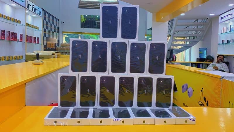 iphone 11 64gb jv box pack non active under apple 1 year warranty 12