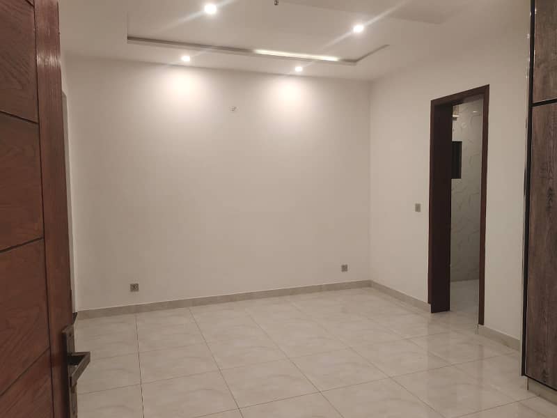 12 Marla Upper Portion For Rent In Lake City Lahore 1