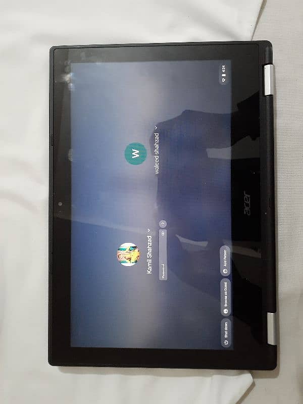 4 gb ram with touch screen 10 but 10 condition 3