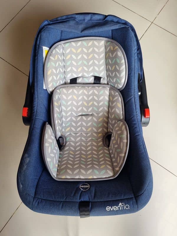 CAR SEAT AND CARRIER 1