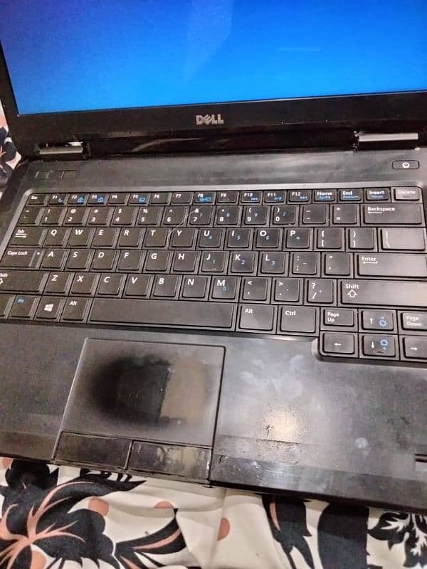 Dell Laptop 6 ram. 500 gb Disk 1