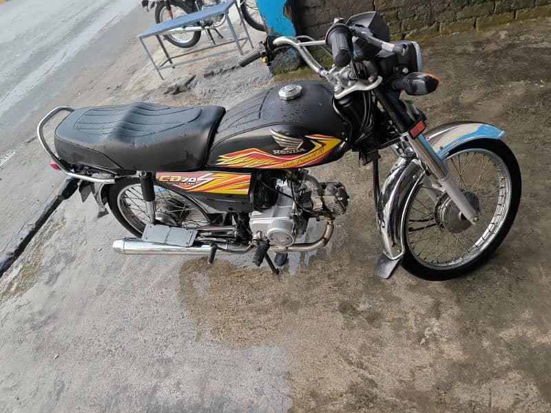 Honda CD 70 MotorCycle 3