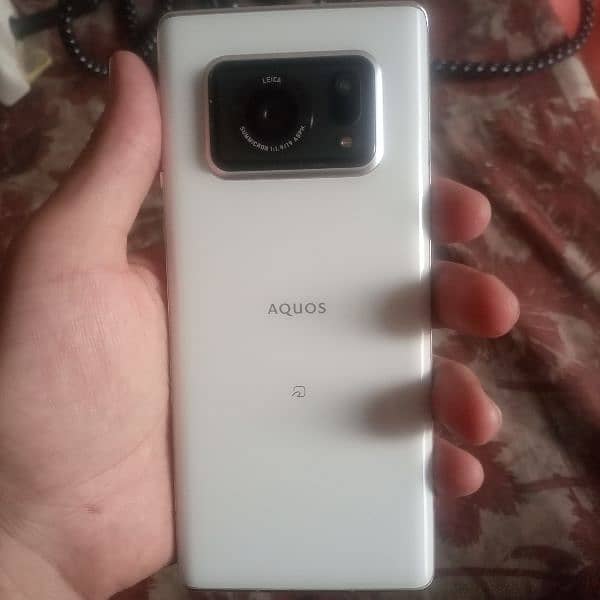 AQUOS R6 USED 0