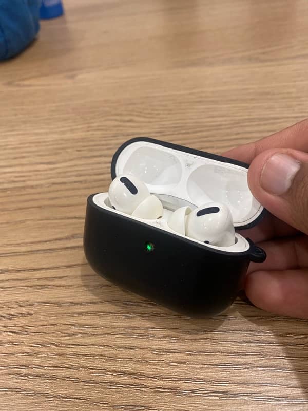 AirPods Pro first generation 3