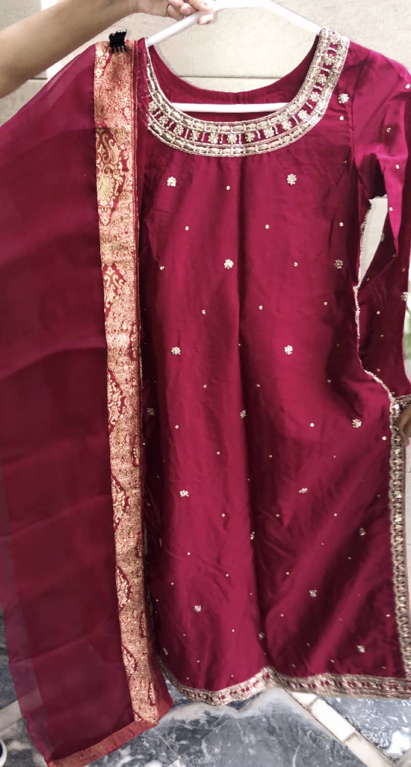 Tussle silk shirt and trouser and organza dupatta. 1