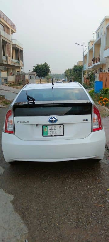 Toyota Prius 2017 3