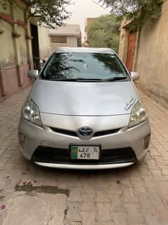 Toyota Prius 1.8  MOdel 2012  btr then kia sportage  civic city