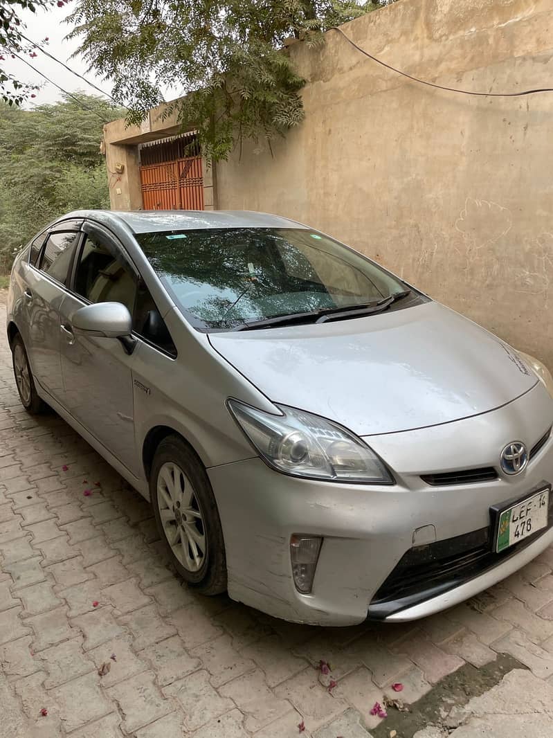 Toyota Prius 1.8  MOdel 2012  btr then kia sportage  civic city 2