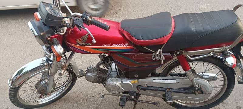 Honda CD70 {Red} 3