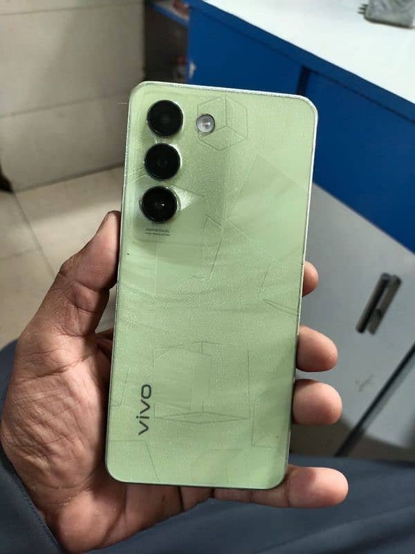 Vivo Y100 0