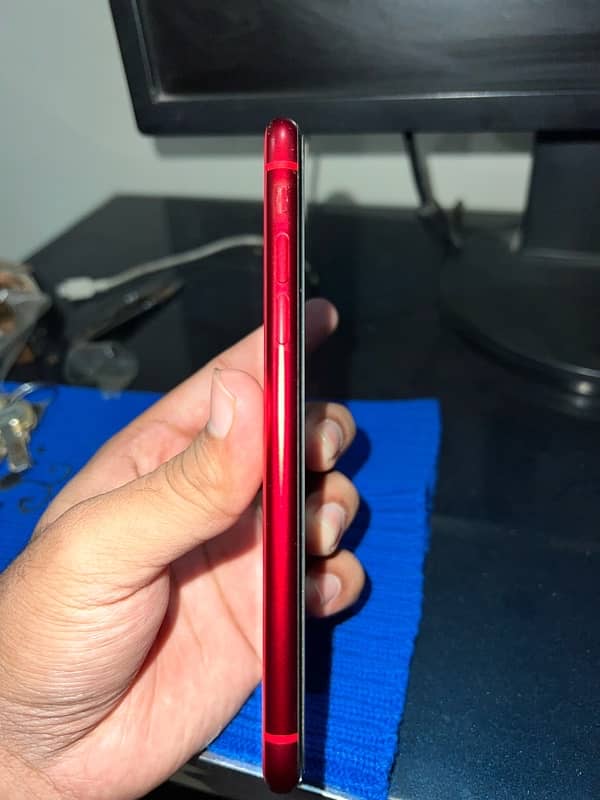 iphone 11 Red product waterpack PTA 4