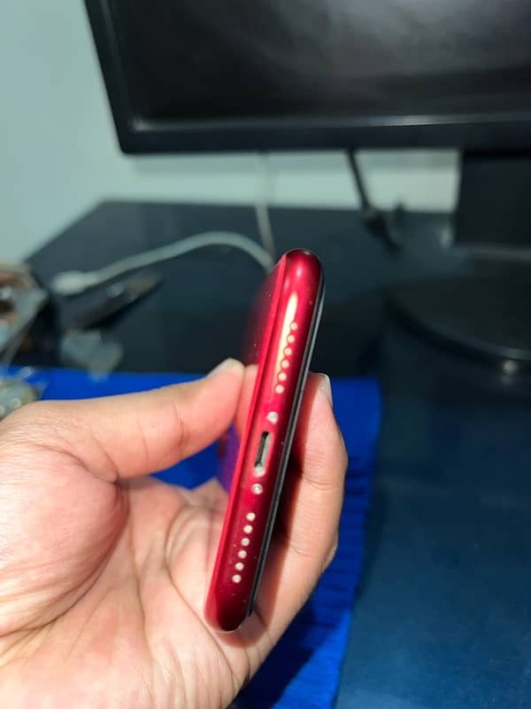 iphone 11 Red product waterpack PTA 5