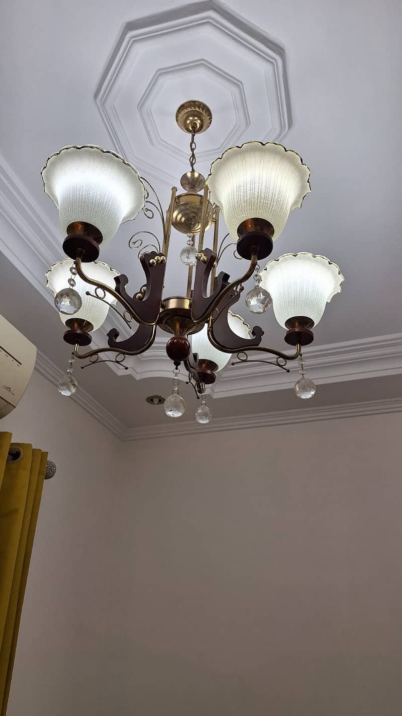 2 chandeliers + 2 matching single bulb holders 1