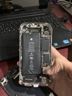 i phone xr broken